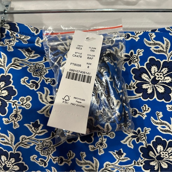 J Crew One Piece Ruched Swimsuit NWT Size 8 Blue Floral - Picture 2 of 4